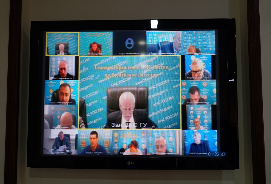 МЧС Дагестана провело свыше 1,5 тыс. профилактических визитов и консультирований по пожарной безопасности на объектах образования